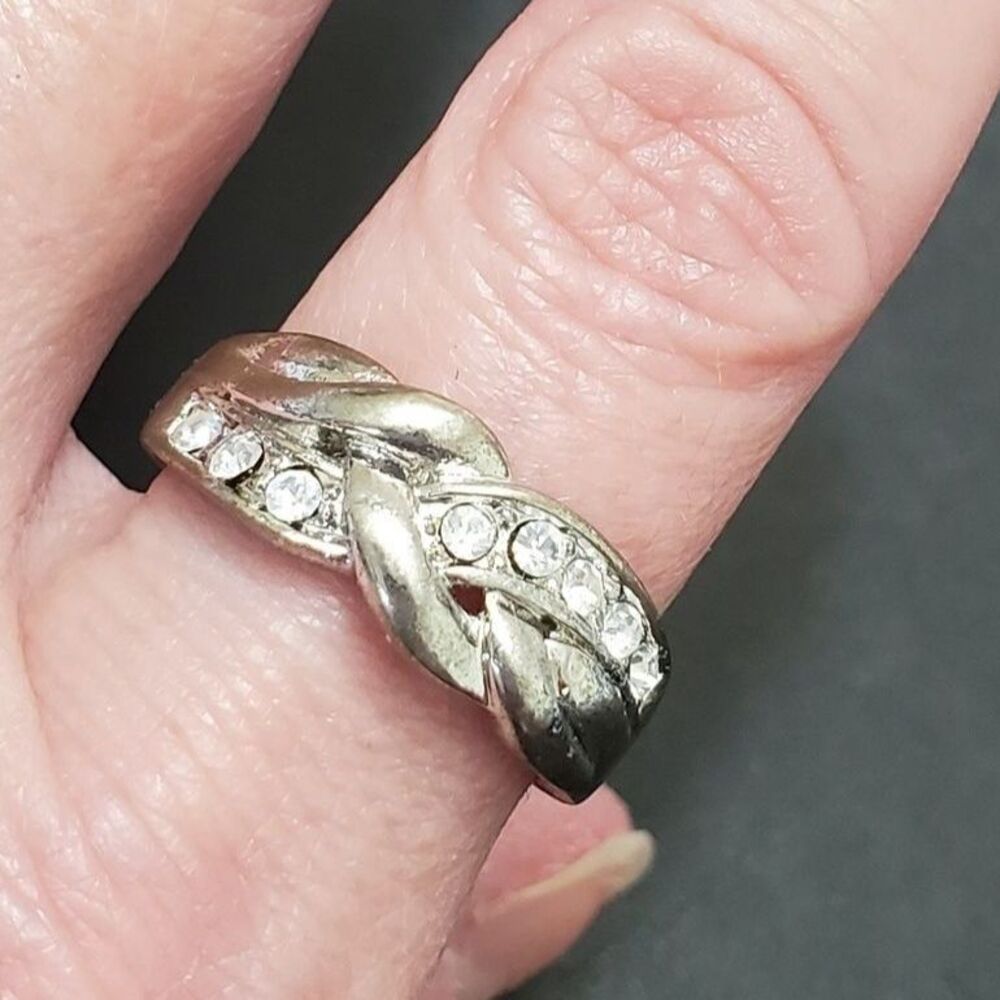 Silver tone rhinestone ring size 7.5